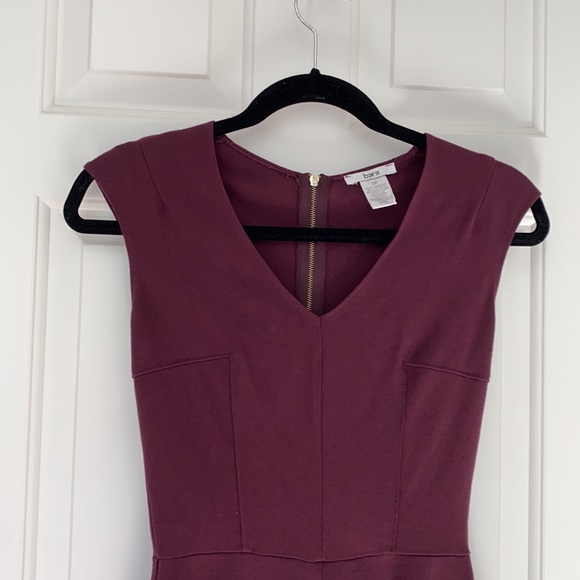 Maroon petite dress with gold zipper - Picture 3 of 4
